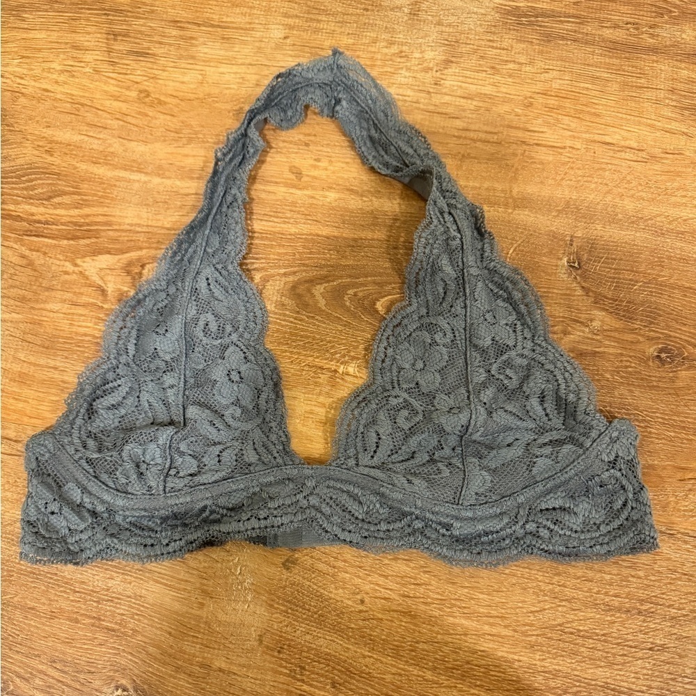 Grey lace bralette​​​​​​